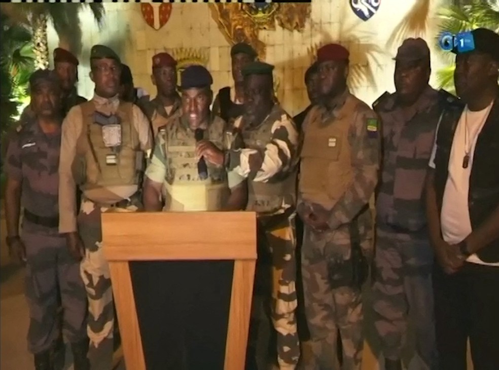 Militares prendem presidente eleito e tomam poder em golpe de Estado no Gabão