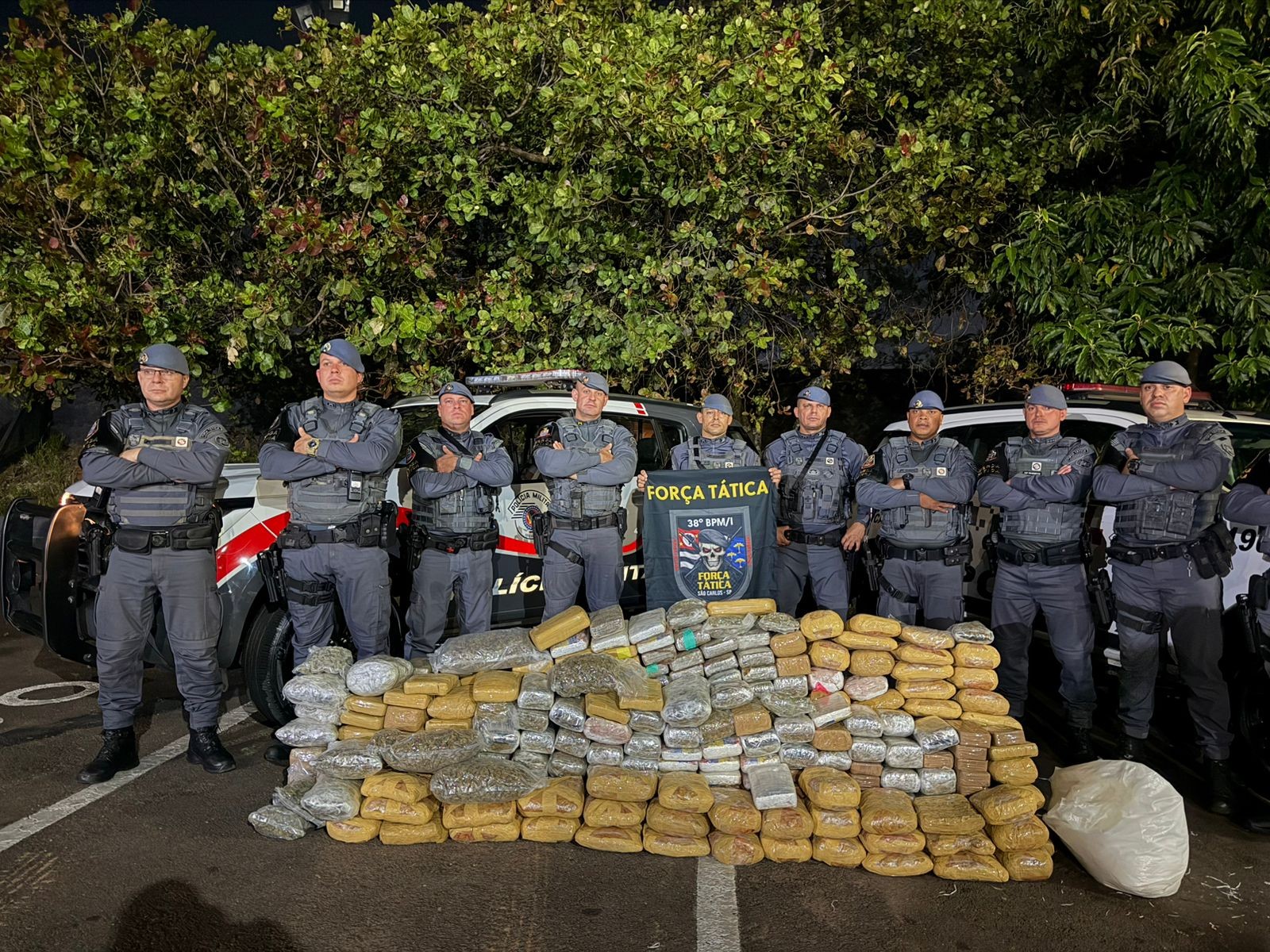 Mais de 300 kg de drogas são apreendidos em casa alugada para depósito no interior de SP