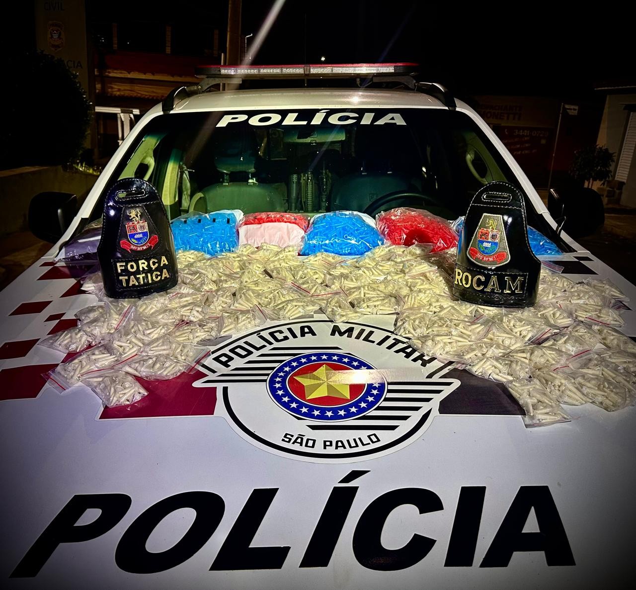 Polícia encontra 3,5 mil porções de cocaína em airbag de carro em Limeira; dois foram presos