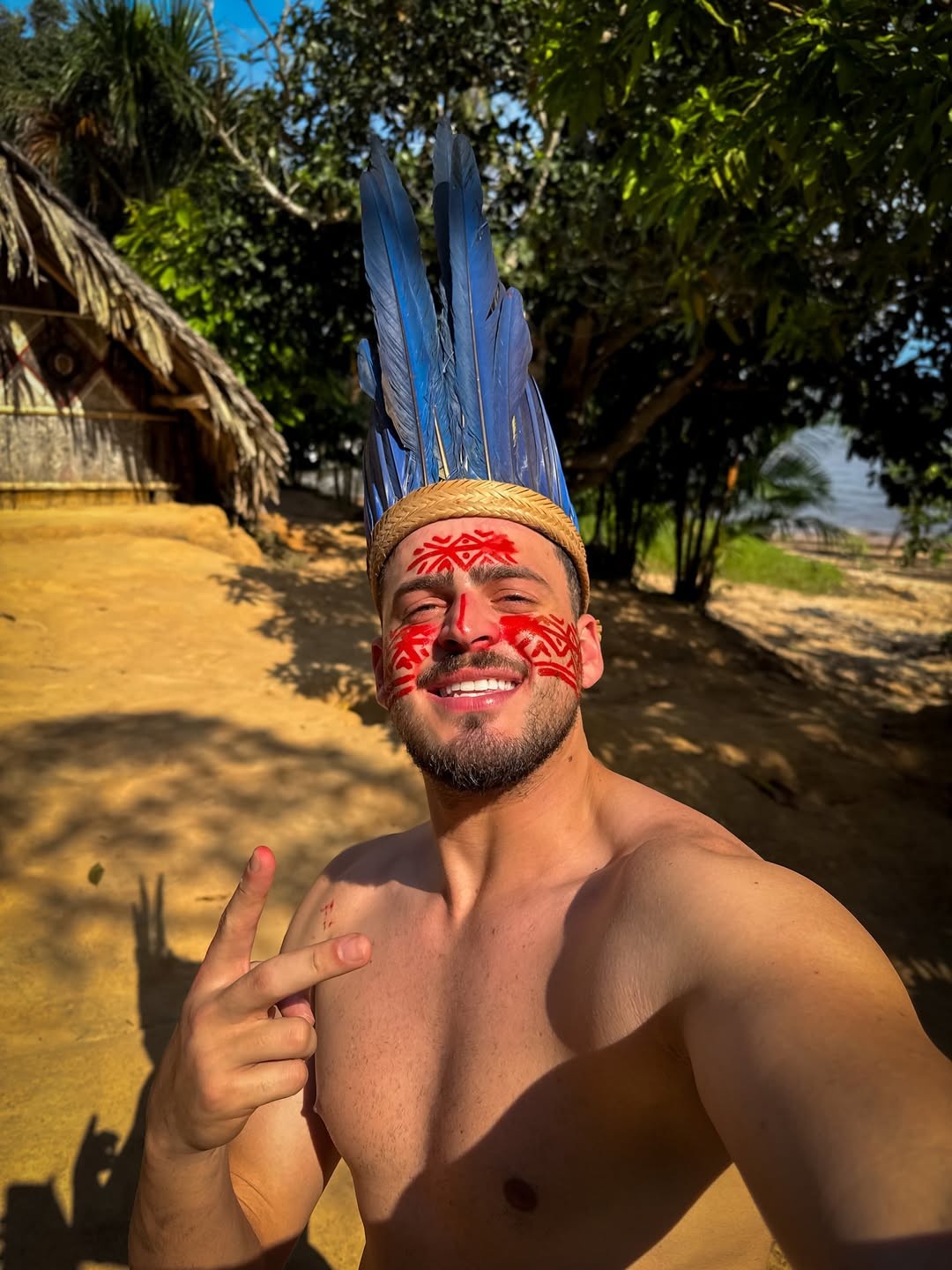 Jon Vlogs e amigos podem levar multa milionária do Ibama após polêmica com pirarucus no AM