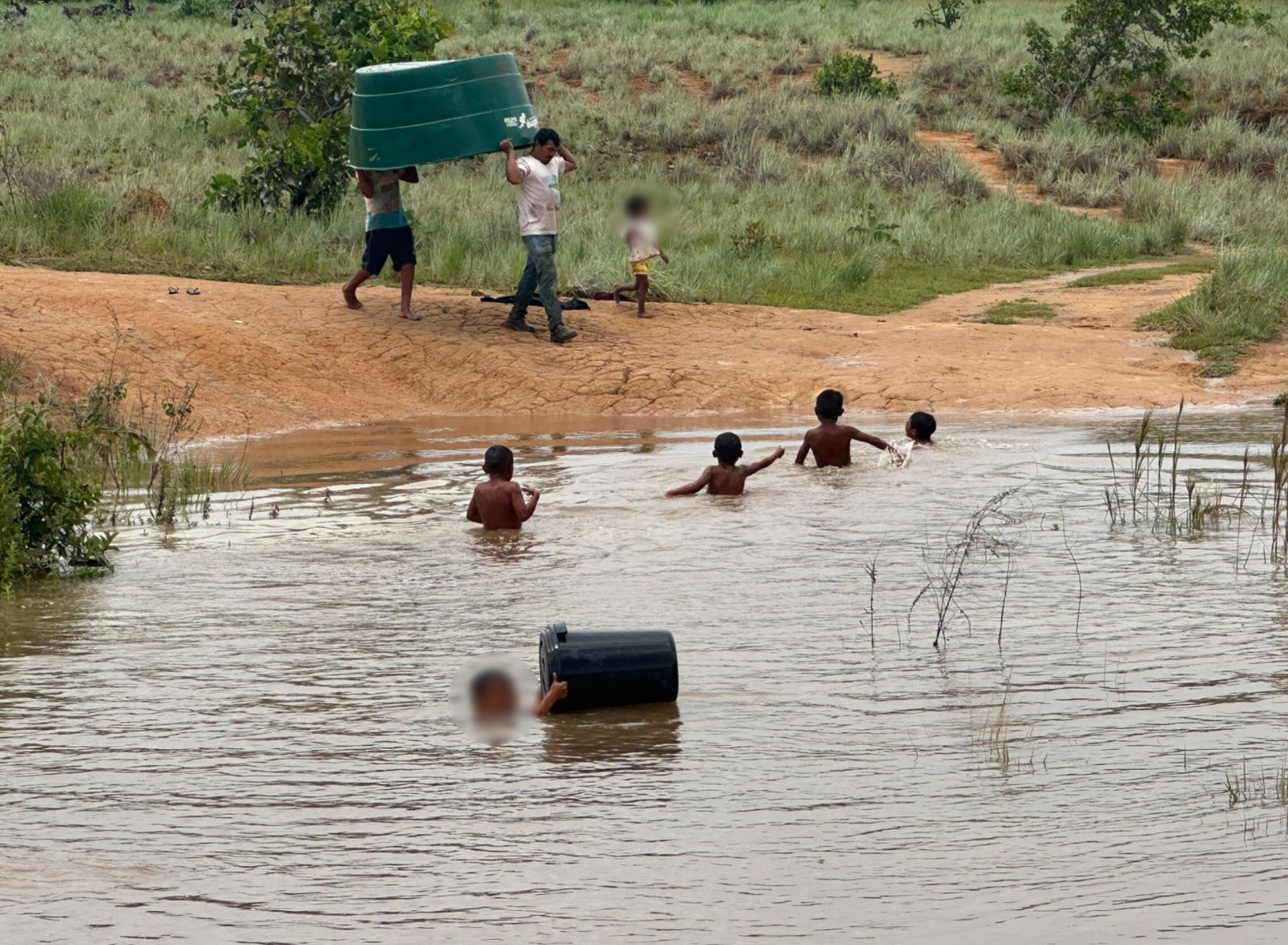 Fortes chuvas alagam estradas, arrastam pontes e Roraima tem impacto em dez dos 15 municípios