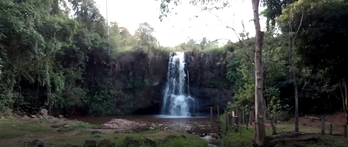 Refúgio de conexão com a natureza e visuais encantadores: conheça a Cachoeira do Saltão, em Itirapina