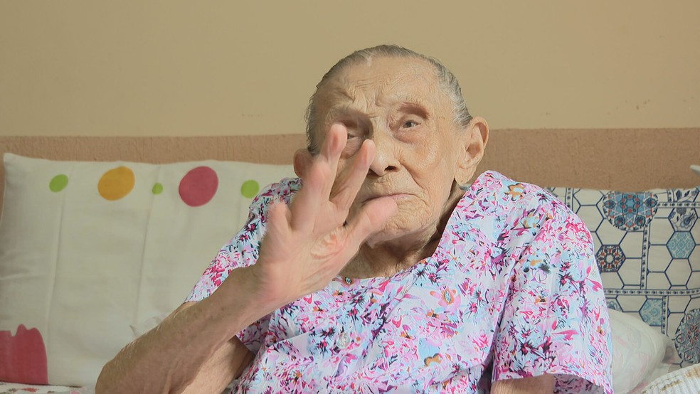 Luzia Silvana da Silva, de 110 anos, moradora do DF — Foto: TV Globo/Reprodução