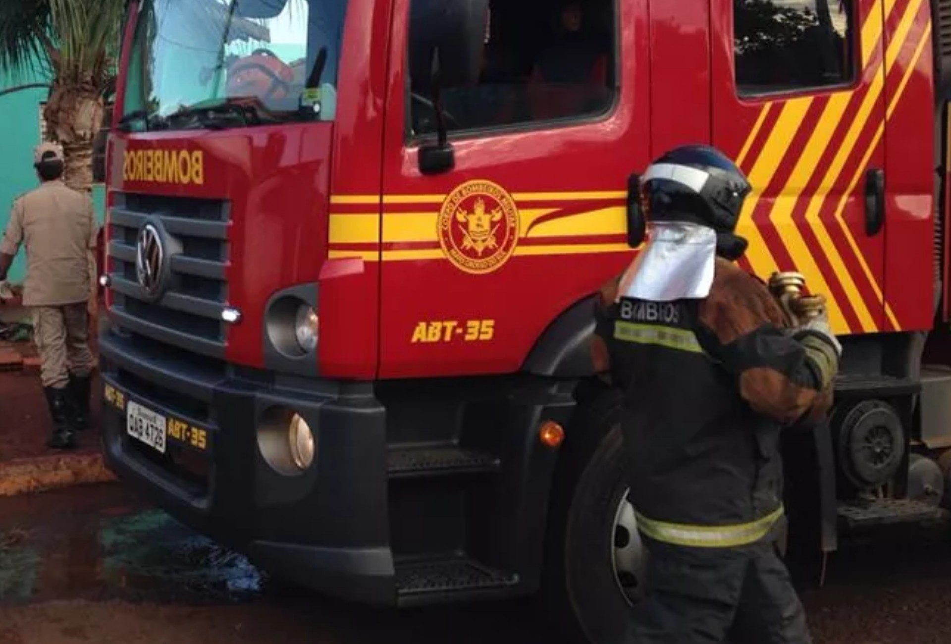 Criança de 4 anos escapa, mas menino de 7 morre em incêndio preso dentro de casa em MS