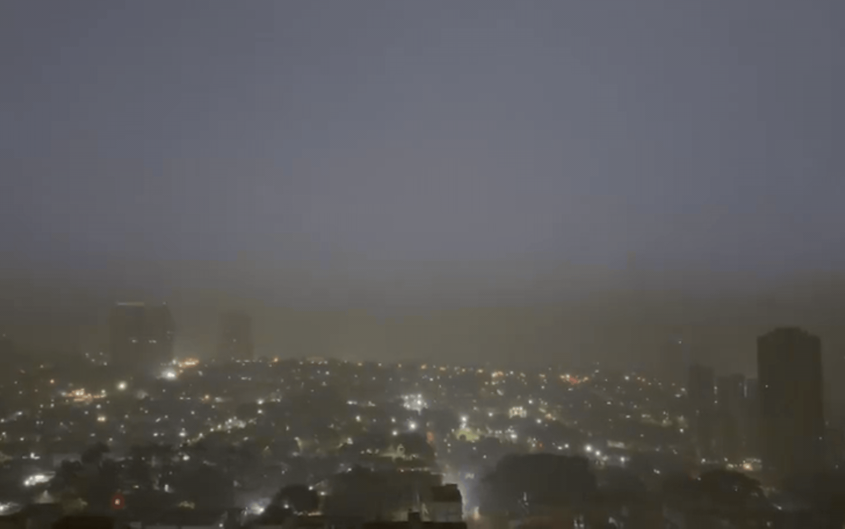 Ribeirão Preto, SP, registra 306 raios na madrugada desta sexta-feira (16); VÍDEO