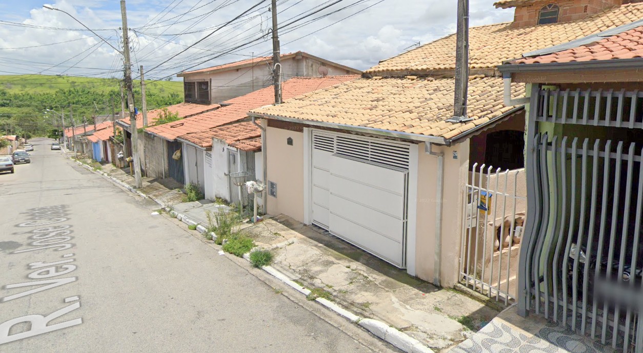 Mulher é encontrada morta dentro de casa em estado avançado de decomposição em Caçapava, SP