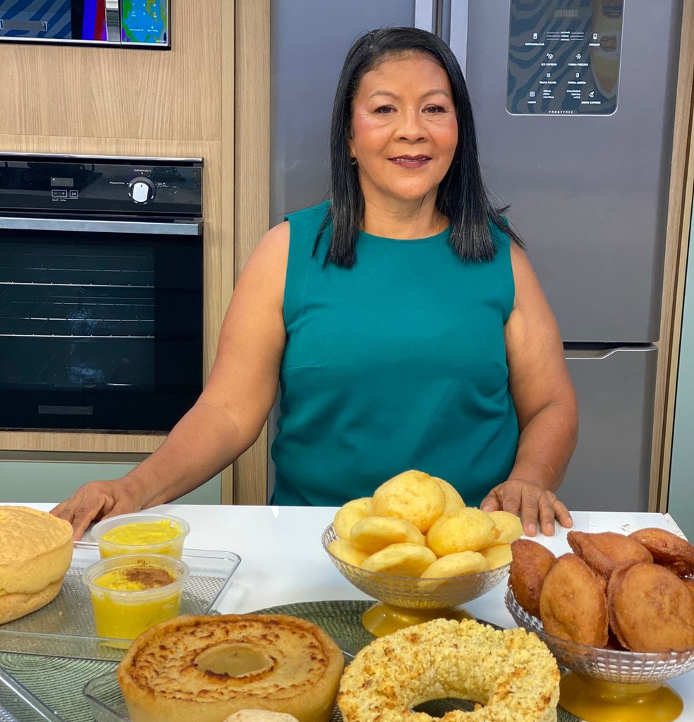 A empreendedora Maria Domingas transformou uma banca de feira em uma marca popular e cheia de personalidade — Foto: Reprodução/Redes Sociais