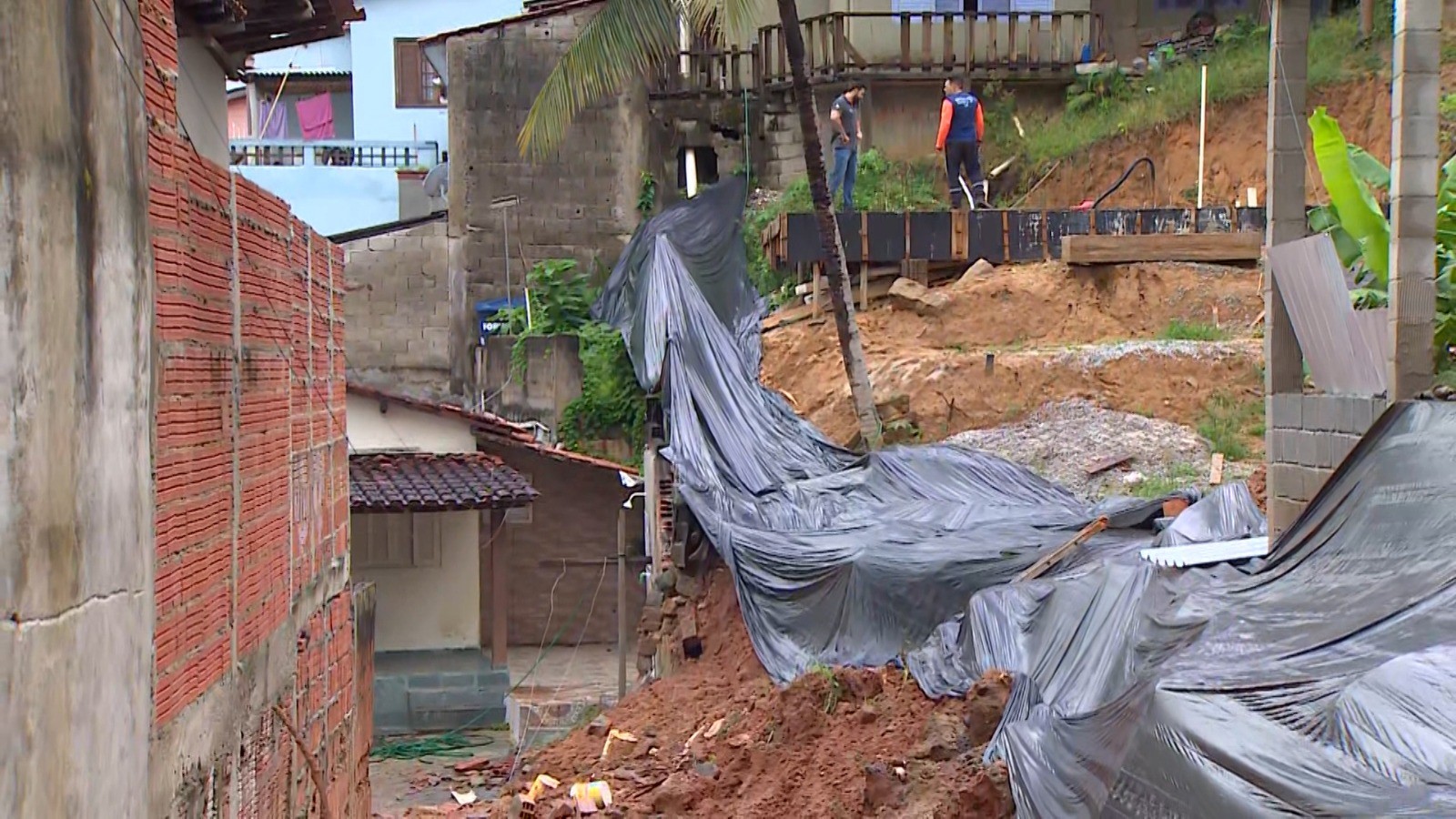 Defesa Civil faz vistoria em áreas afetadas em Ilhabela nesta quinta-feira, após temporal
