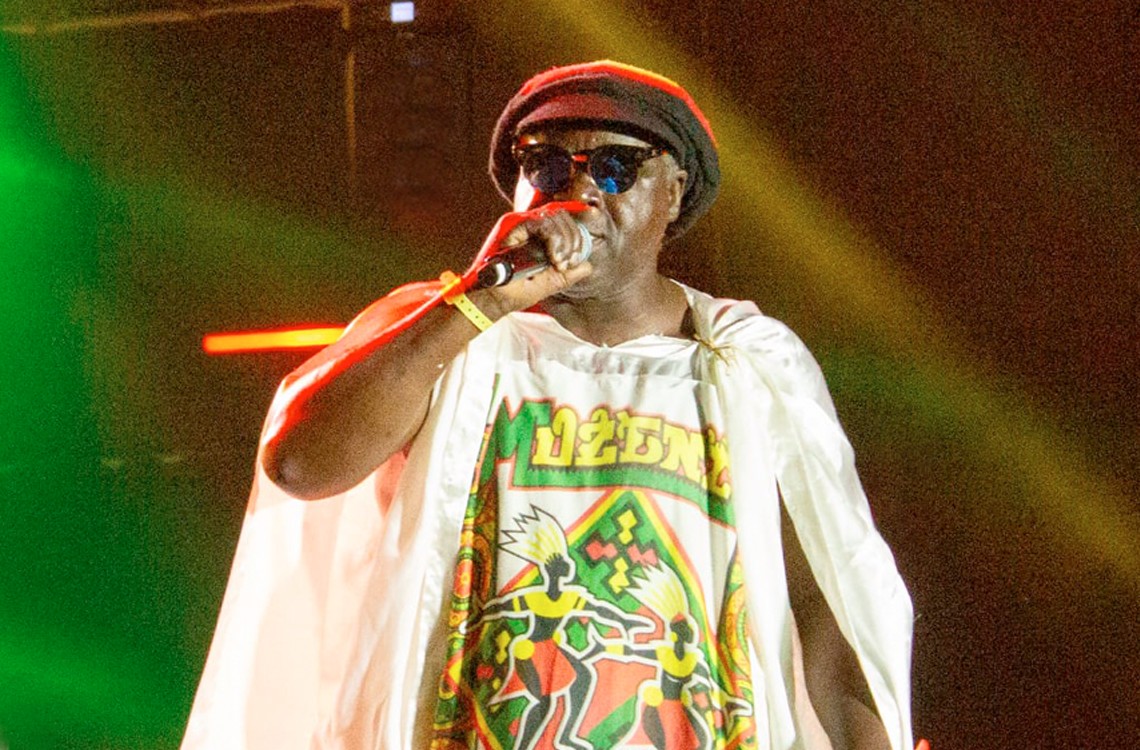 Morre o cantor George Chocolate, do bloco afro Muzenza, aos 63 anos