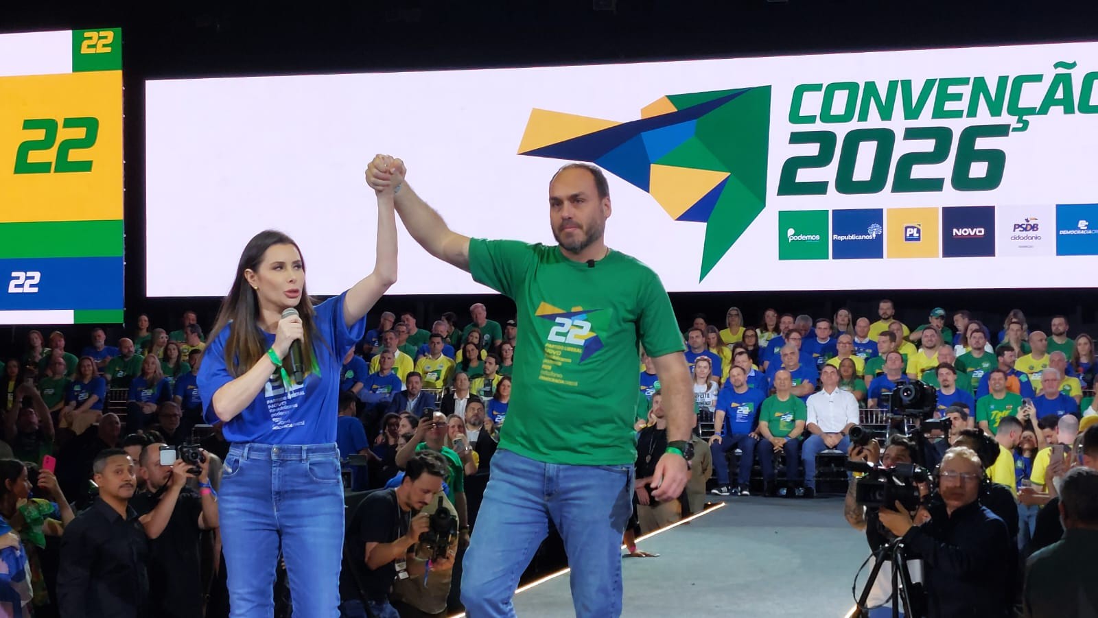 PL lança Carlos Bolsonaro e Carol De Toni como candidatos ao Senado por Santa Catarina