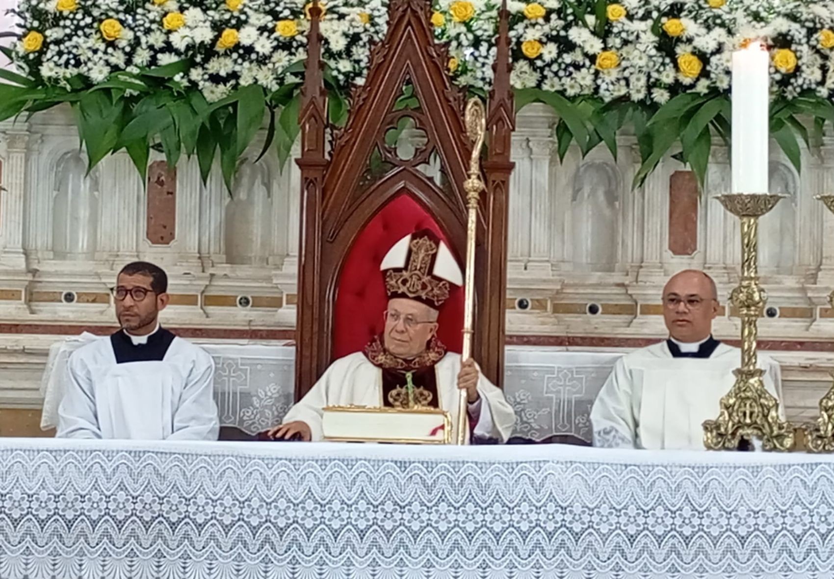 Dom Josafá Menezes da Silva toma posse como novo arcebispo de Aracaju
