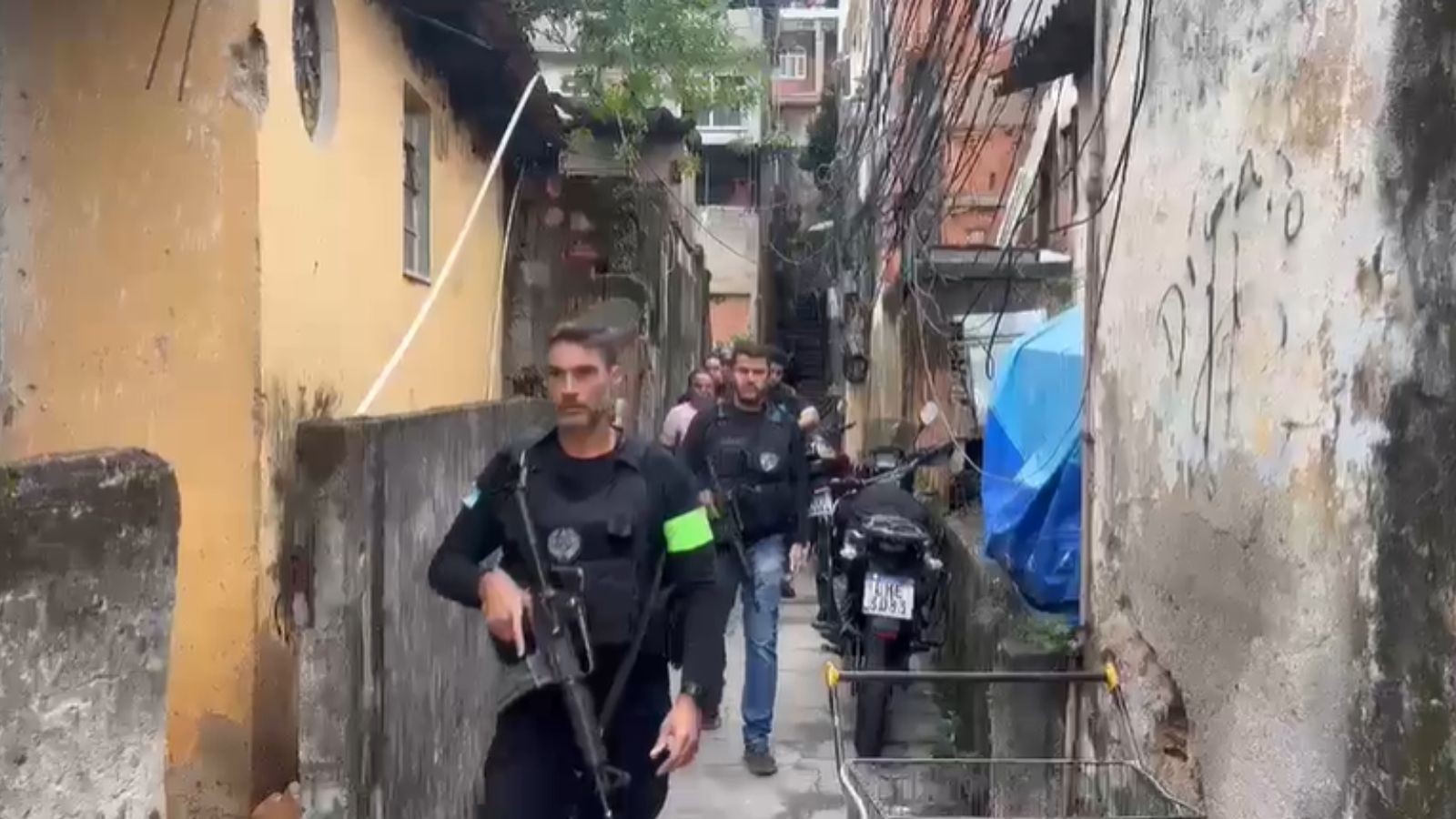 Suspeitos de invadir contas bancárias para fazer empréstimos e transferências no PI são alvo de operação no RJ