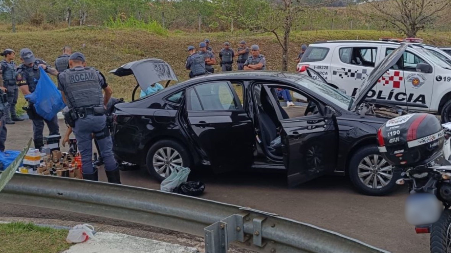 Trio é preso suspeito de contrabando em rodovia de Jundiaí