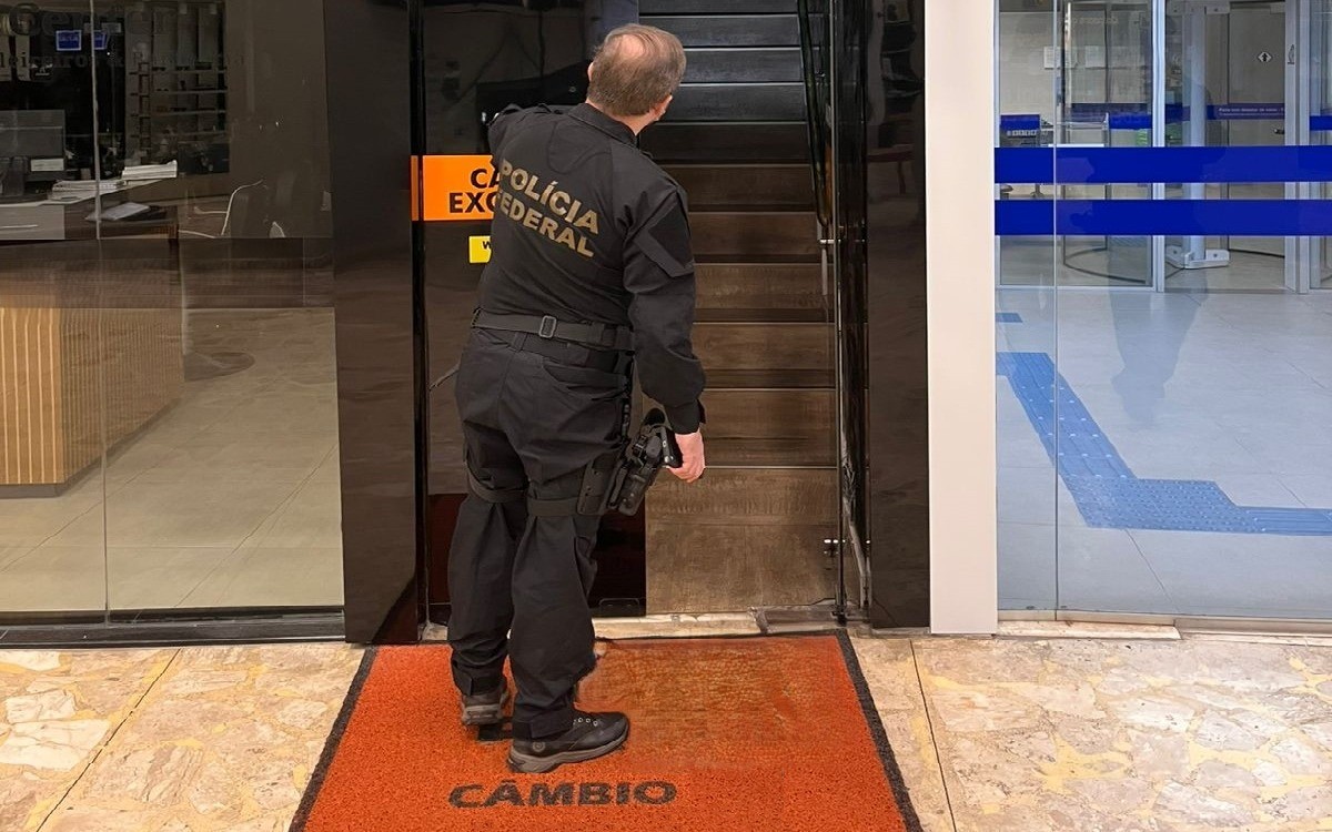 Grupo suspeito de movimentar R$ 45 milhões em um mês do crime organizado é alvo da PF em SC