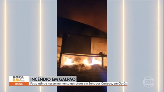 Incêndio atinge galpão em Senador Canedo (GO) - Programa: Hora 1 