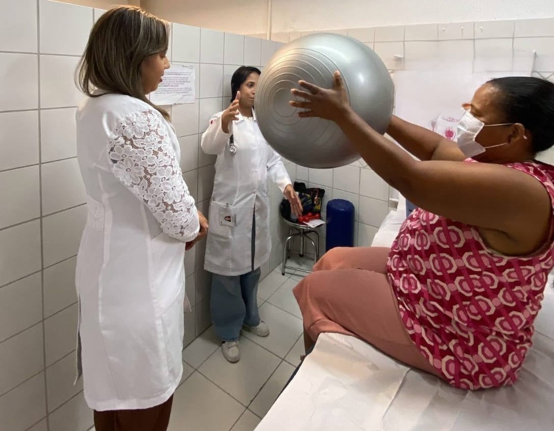 Universidade oferece atendimento gratuito de fisioterapia para pacientes em pós-operatório de câncer de mama