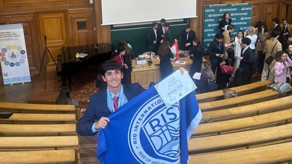 Alessandro Mannarino é aluno do 2º ano do Ensino Médio da Rio International School (RIS), na Barra da Tijuca, Zona Oeste do Rio. — Foto: Divulgação