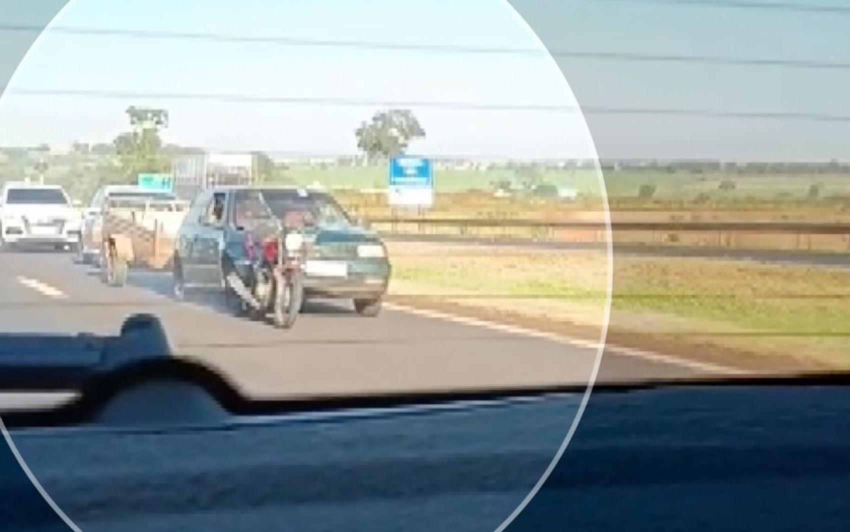 Motorista que arrastou moto por 3 quilômetros em rodovia de SP após acidente disse à PM que ficou em estado de choque