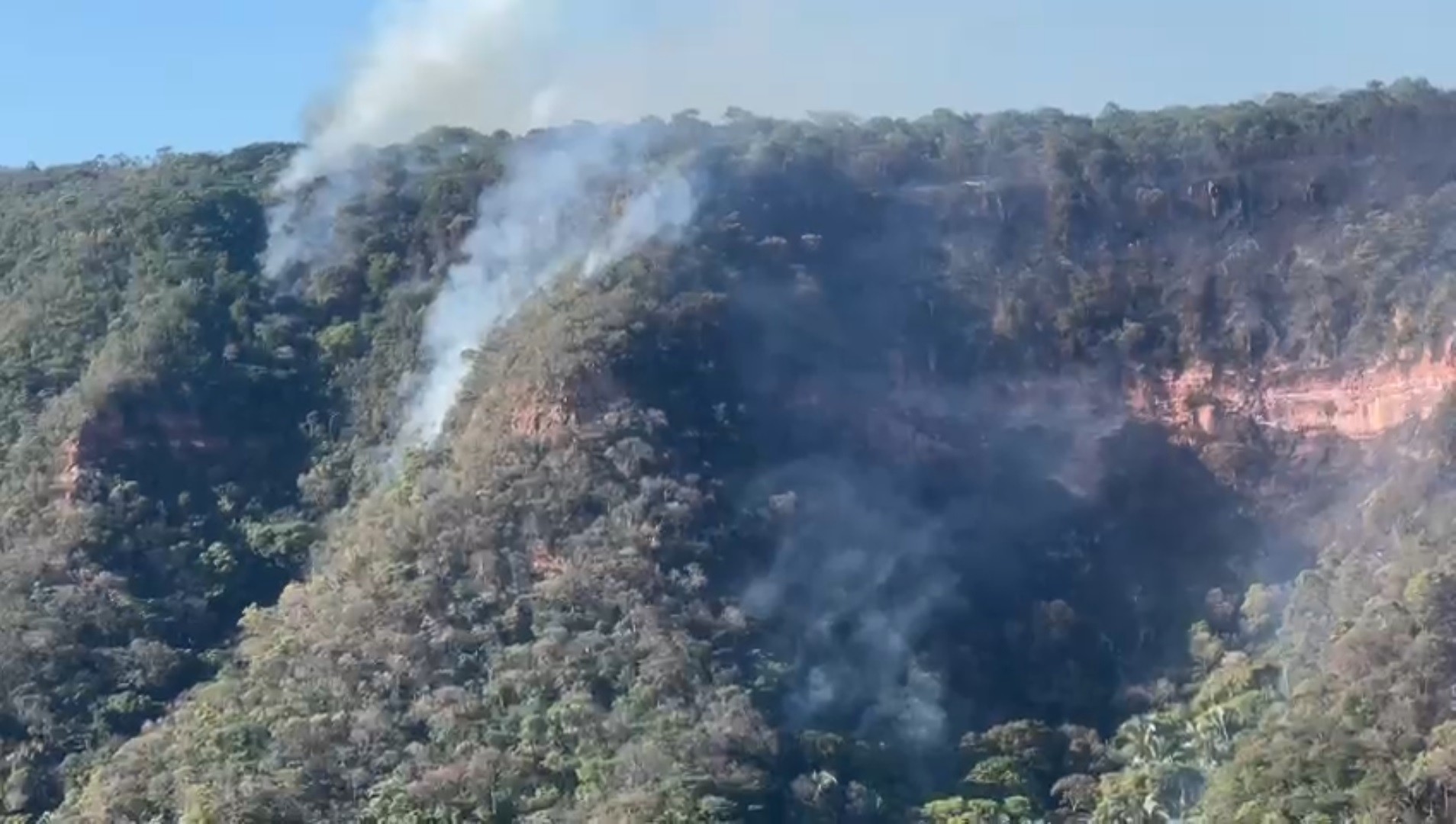 Incêndio atinge área de preservação da Chapada do Araripe 