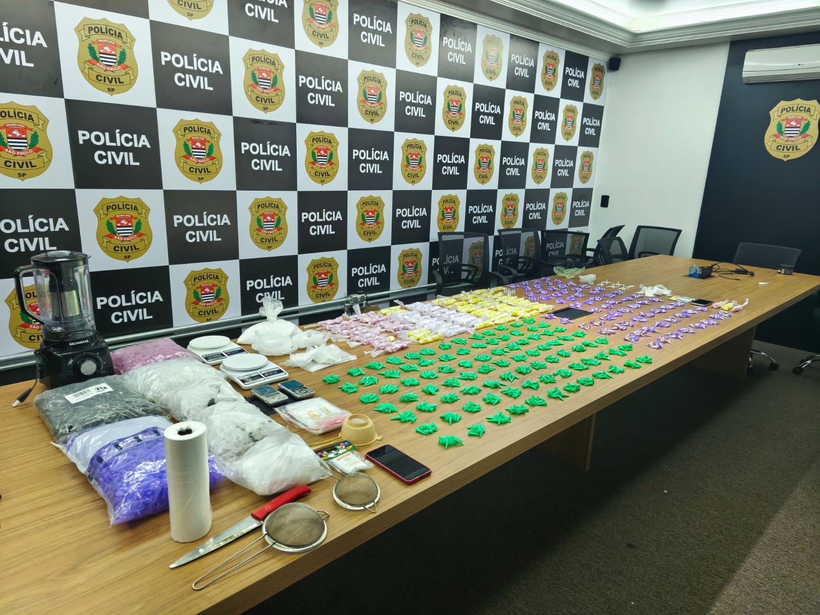 Trio é preso com mais de 2 mil porções de cocaína em Itapetininga
