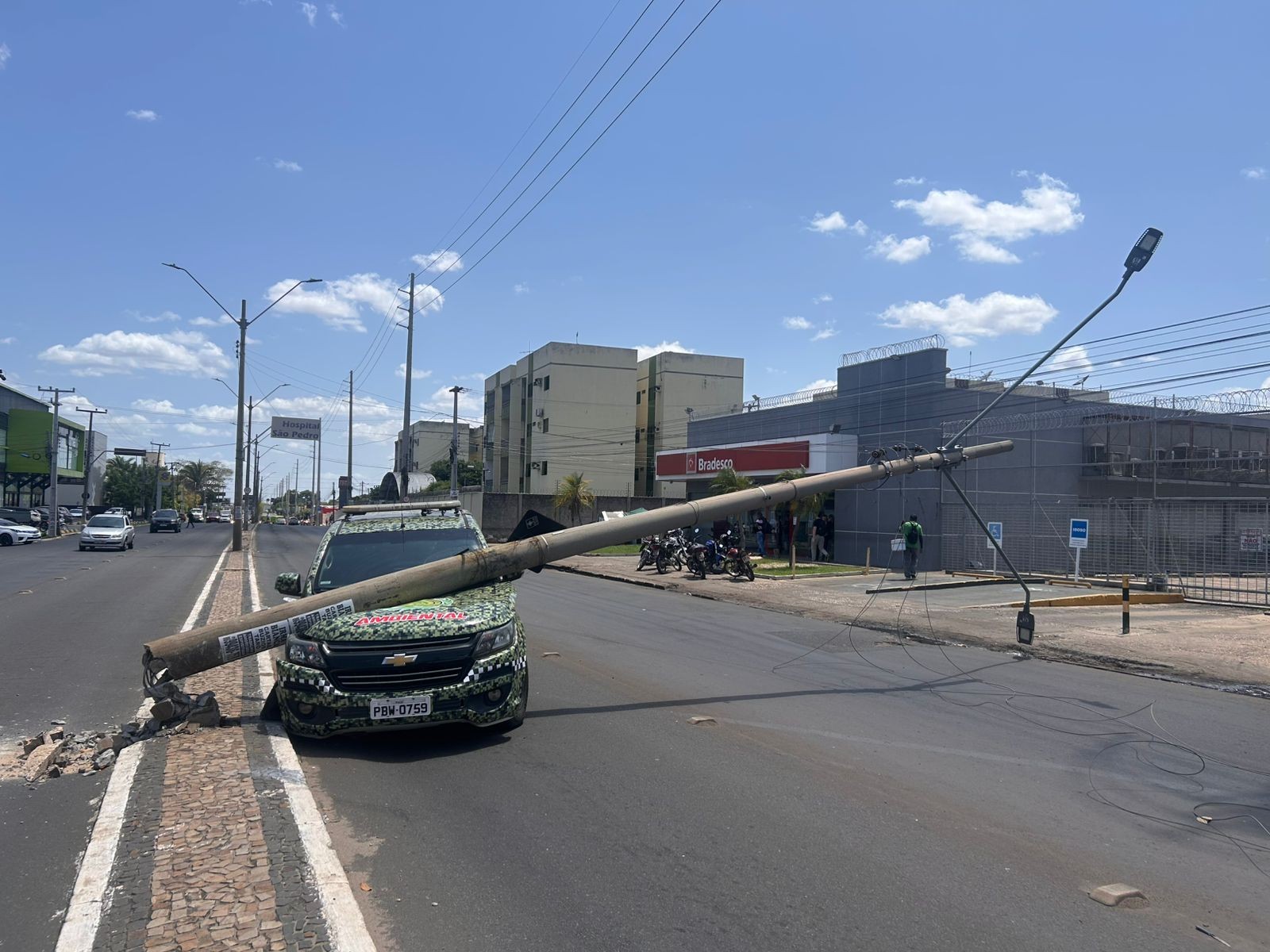 Batidas em postes: 160 mil imóveis já ficaram sem energia devido a acidentes no Piauí