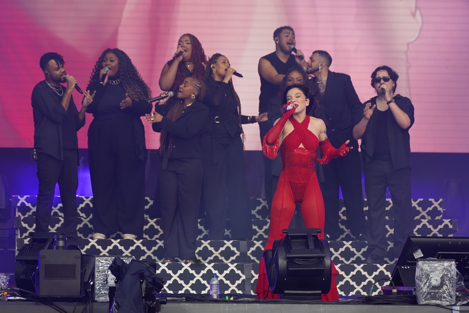 Priscilla vai de Tim Maia a Bruno Mars em show divertido no The Town 2025