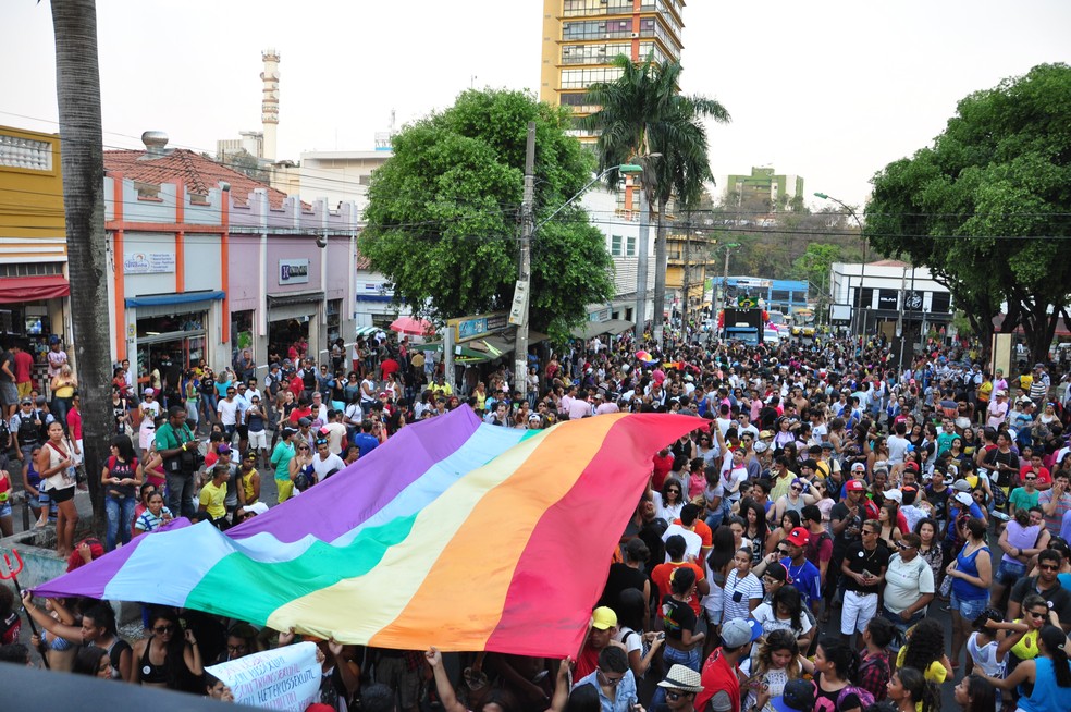 O evento já está na 23º edição, celebrando dez anos desde a 13ª Parada da Diversidade Sexual, em Cuiabá, que percorreu ruas e avenidas do centro da cidade. — Foto: Renê Dióz / G1