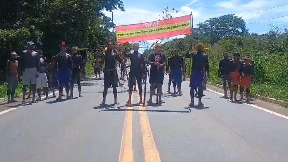 Indígenas fecham rodovia no Pará. — Foto: Reprodução/Redes sociais