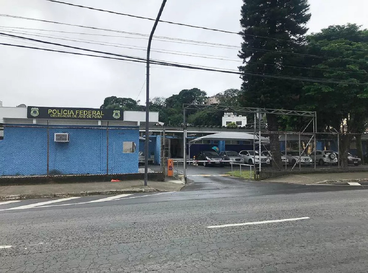 Soldado do Exército é preso com centenas de arquivos de abuso sexual infantil em Juiz de Fora, diz PF
