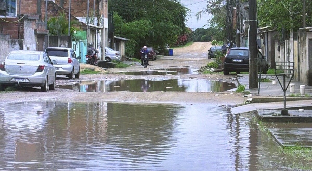 Chuva deixa pontos de alagamento na Pecuária em Campos