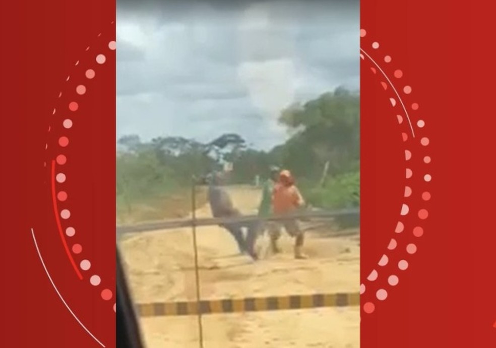 Policial civil é atingido por golpes de facão durante briga com dois homens na Bahia — Foto: Reprodução/Redes Sociais