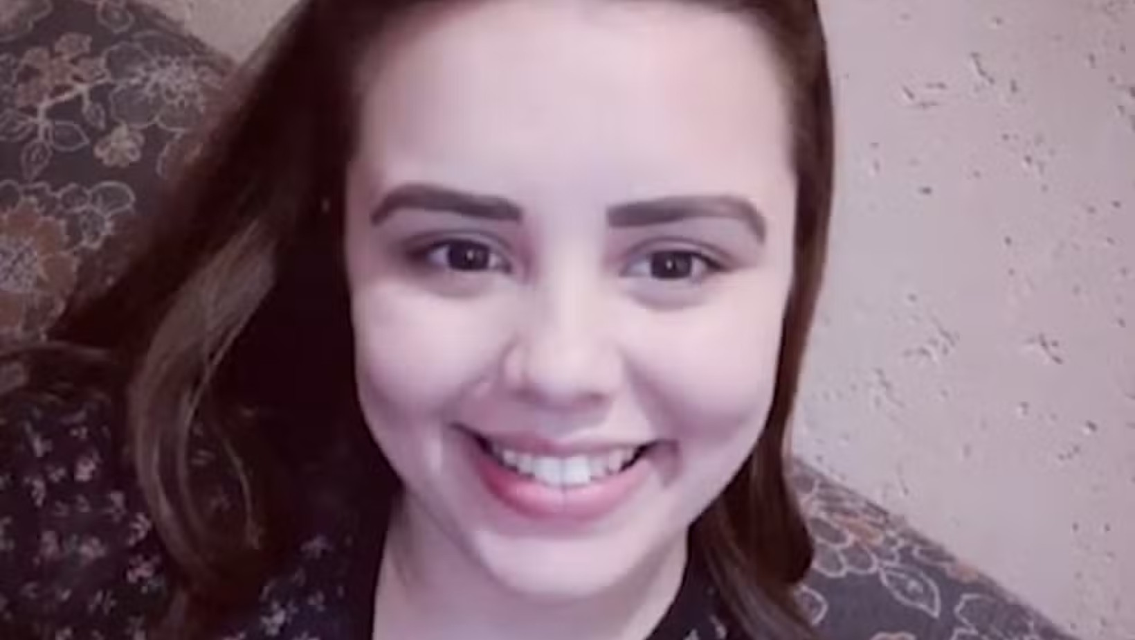 Jovem que morreu estrangulada é enterrada em Bom Jesus dos Perdões: 'Tem que ter justiça'