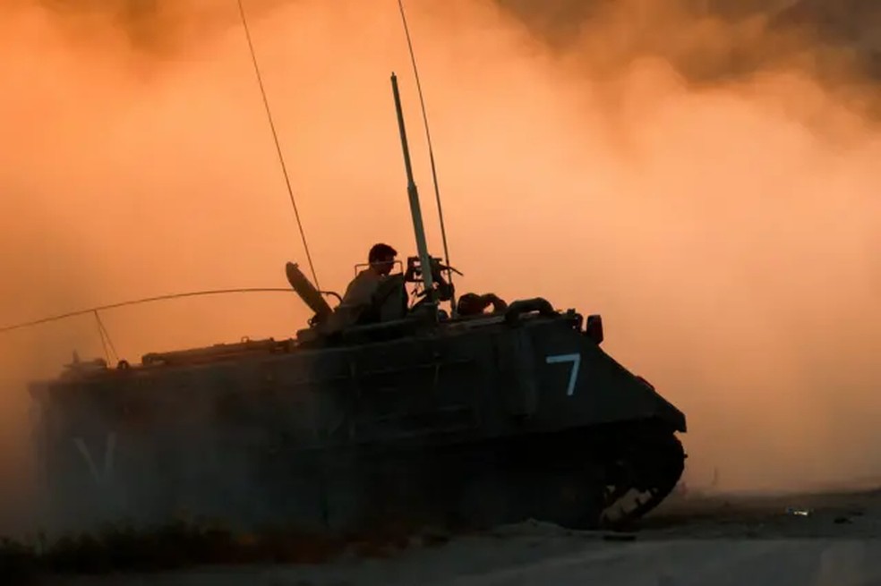 A agência de defesa civil de Gaza, administrada pelo Hamas, informou a veículos de comunicação que pelo menos 23 pessoas foram mortas somente no domingo. — Foto: Reuters via BBC