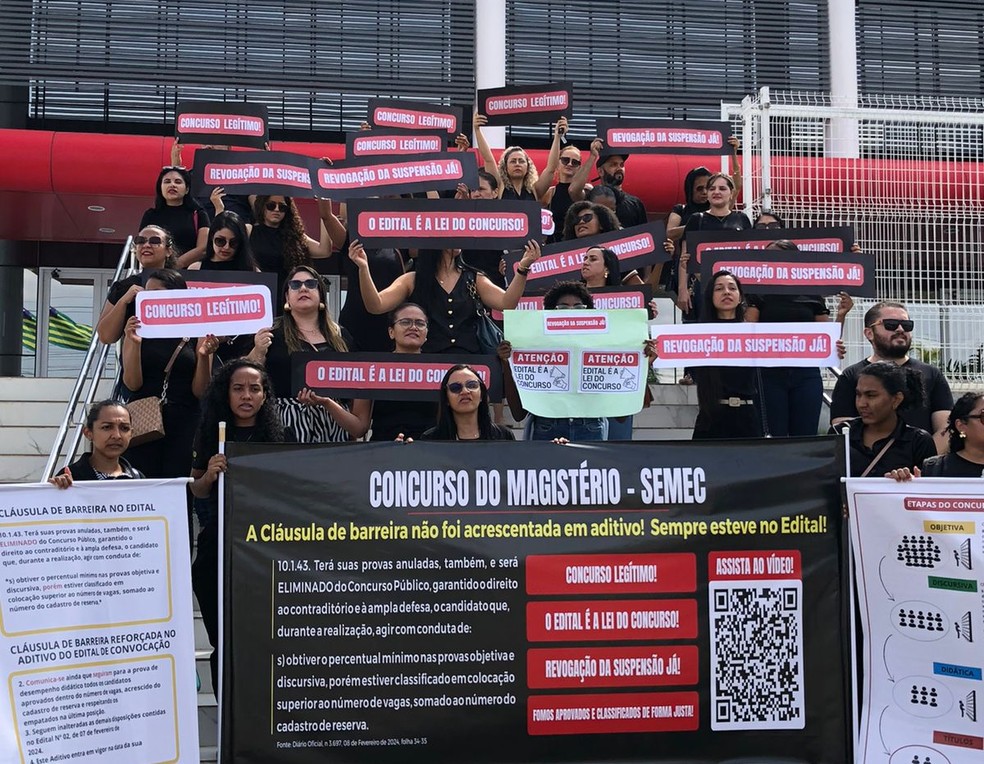Professores protestam no TJ contra suspensão do concurso da Semec em Teresina — Foto: Arquivo pessoal