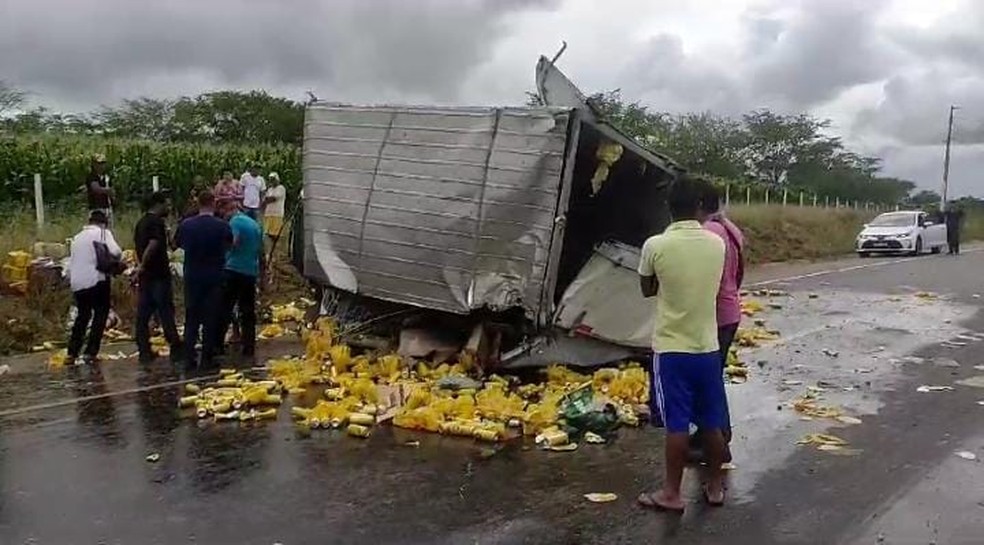 Acidente, cerveja, Alagoas, Jaramataia — Foto: Alex Alves/TVGazeta