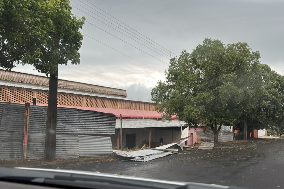 Estragos foram registrados em vários pontos de Adamantina (SP) — Foto: Prefeitura de Adamantina