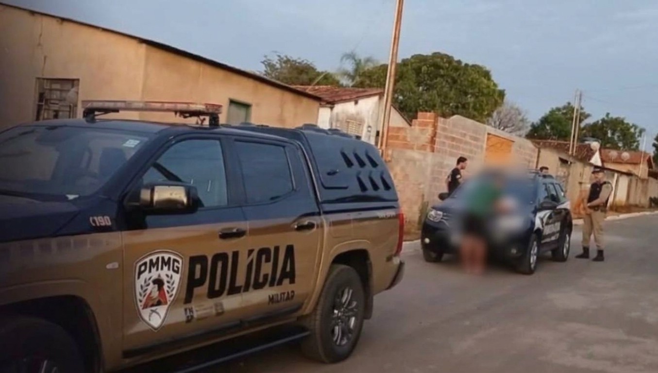 Investigado por violência doméstica é preso com pés de maconha em Urucuia