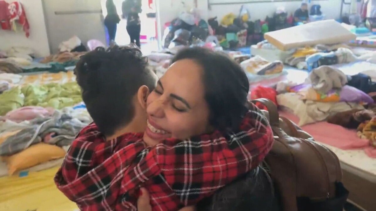Mãe reencontra filho autista após enchentes no Rio Grande do Sul: 'Perdi cinco quilos'; veja vídeo 