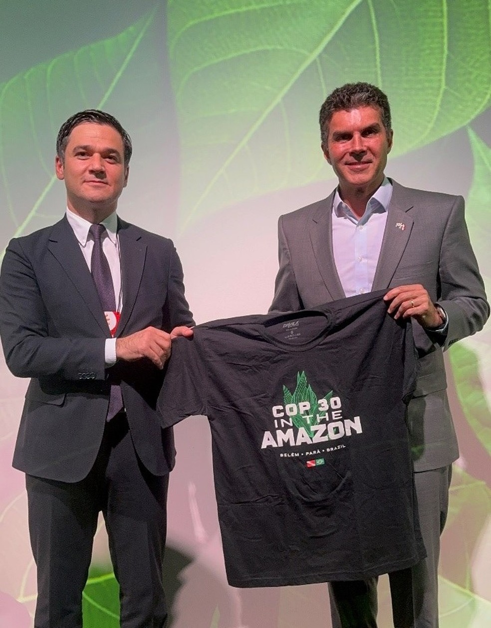 Em NY, governador do Pará Helder Barbalho anuncia venda bilionária de crédito de carbono. — Foto: Divulgação