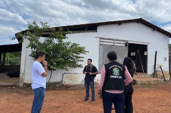 Sem frigorífico e com contaminação de lagoa, matadouro tem funcionamento suspenso pela Justiça em Cocal 