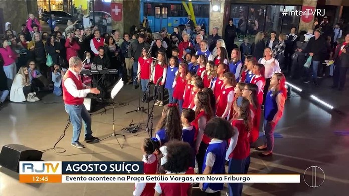 A Gazeta Fluminense: Baile da Feliz Idade encerrou programação do Mês da  Mulher em Nova Friburgo