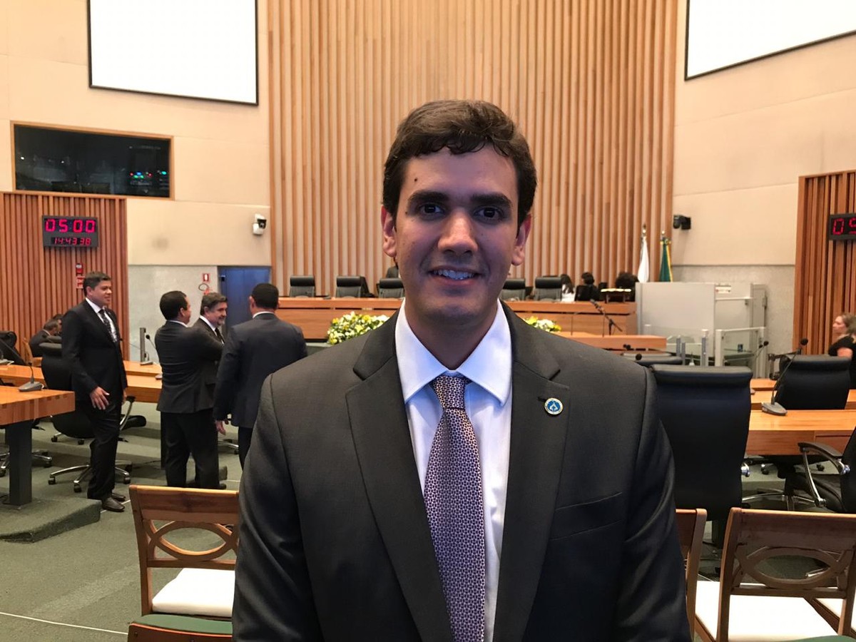 Rafael Prudente é eleito presidente da CLDF com 17 votos