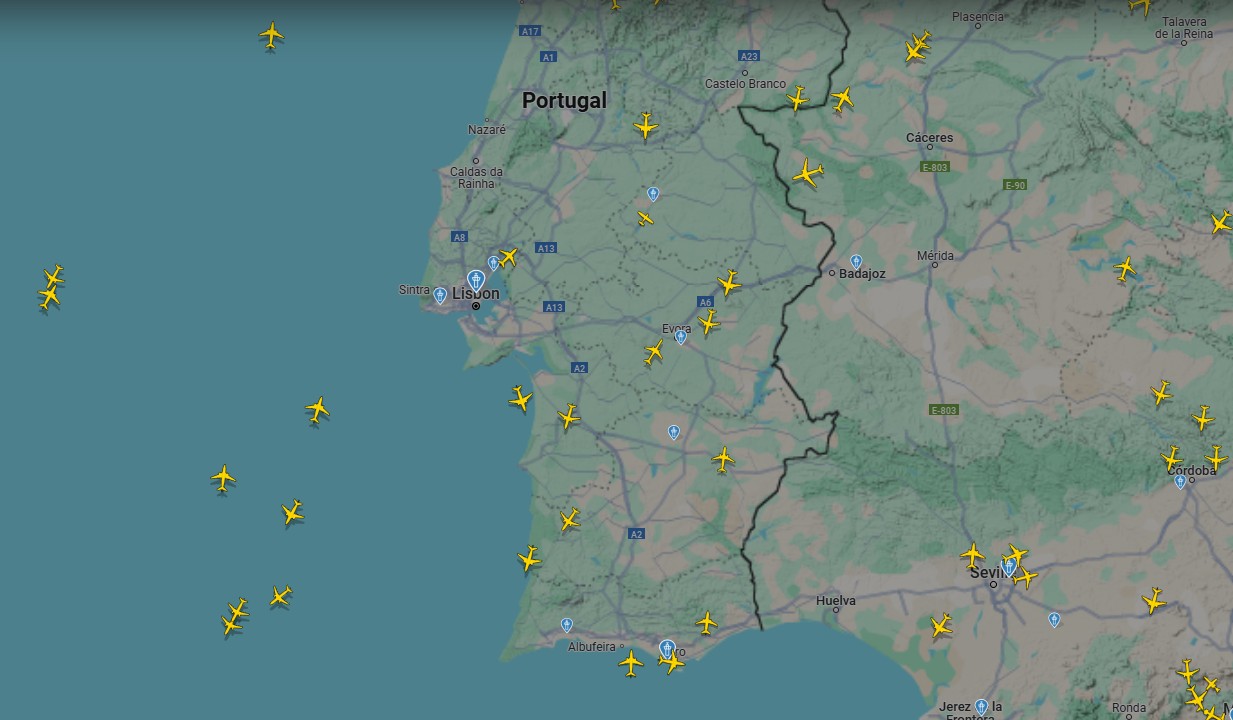 Plataforma de controle de voos mostra aviões 'desaparecendo' após apagão em Portugal; VÍDEO