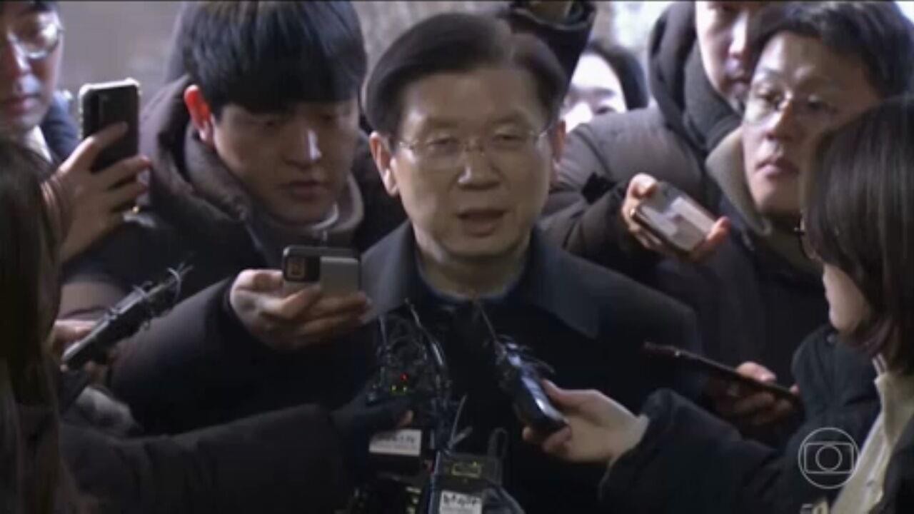 Coreia do Sul: Presidente falta a julgamento, e impeachment é adiado