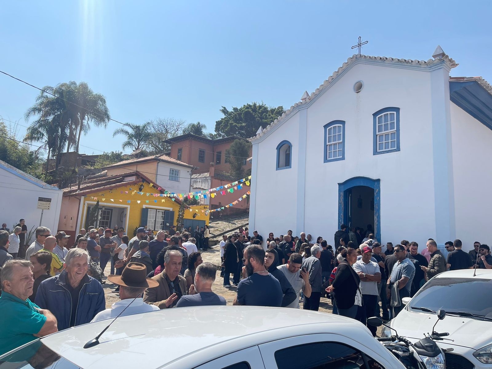 Advogado de 25 anos morto a tiros é enterrado em São Luiz do Paraitinga, SP