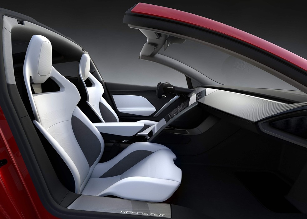 Interior do protótipo do novo Tesla Roadster mostrado em 2017. — Foto: Divulgação / Tesla