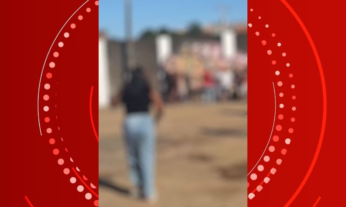 Homem é internado em estado grave após ser espancado por grupo em festa denominada 'da paz' na Bahia