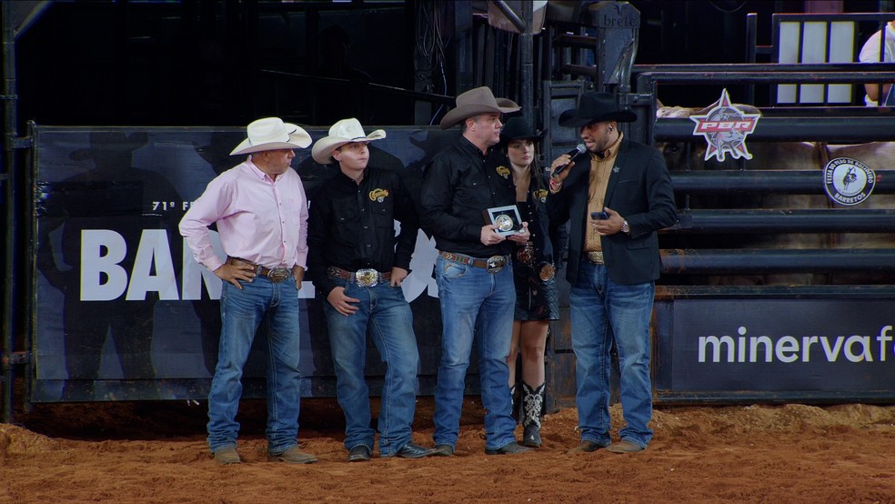 Chiquinho da Califórnia é eleito tropeiro do ano pela PBR Brasil — Foto: Reprodução/PBR Brasil