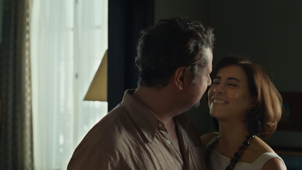 Selton Mello e Fernanda Torres em cena de 'Ainda estou aqui' — Foto: Divulgação