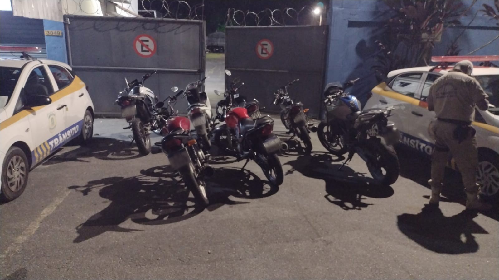 Operação da Polícia apreende motos e autua condutores em Angra dos Reis